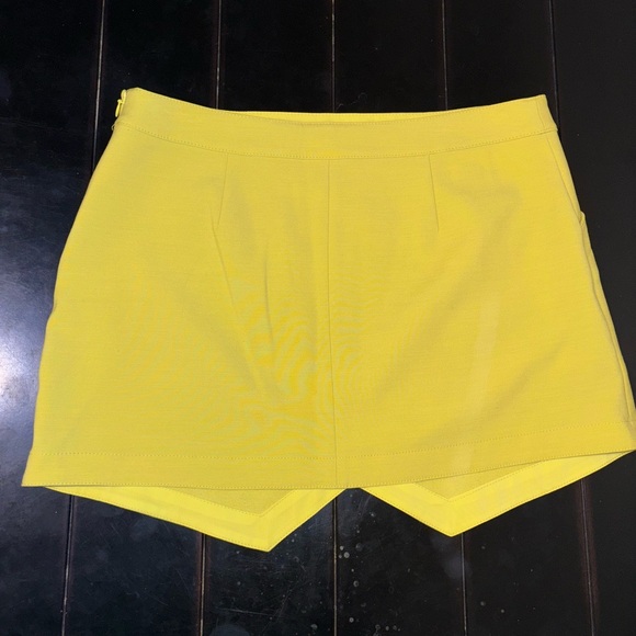 BCBG - Picture 2 of 4